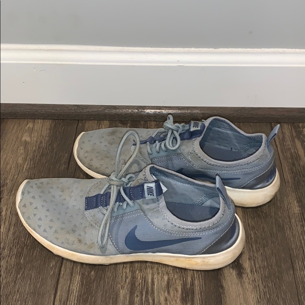 Blue Nike’s - Picture 2 of 5